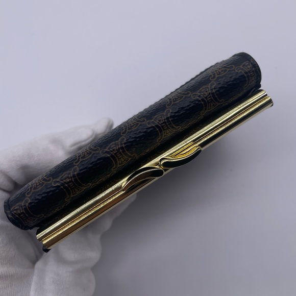 Celine - Picture 6 of 11